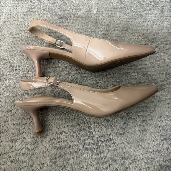 Kelly & Katie Beige Patent Slingback Heels Sz 9 wedding casual party - Picture 8 of 8
